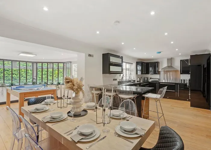 The Coastal - Indoor Swimming Pool - Sauna - Pets Villa *