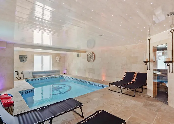 The Coastal - Indoor Swimming Pool - Sauna - Pets Villa