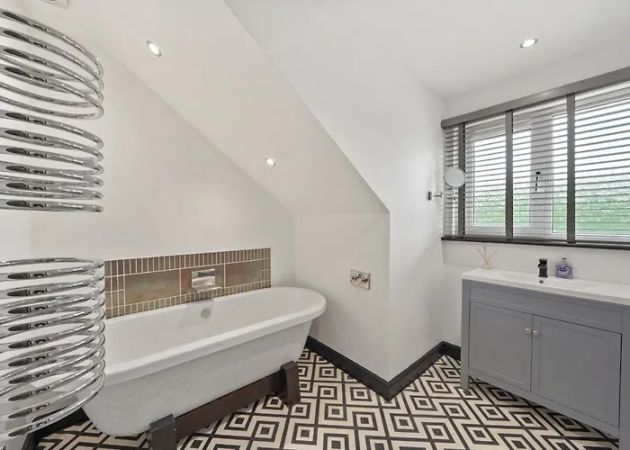 The Coastal - Indoor Swimming Pool - Sauna - Pets Villa Filey